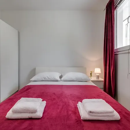 Andela 2bdrs & Free Wifi *