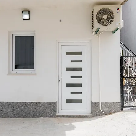 Andela 2bdrs & Free Wifi Appartement