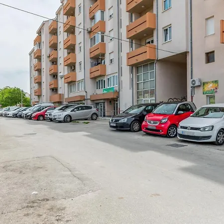 Andela 2bdrs & Free Wifi Appartement